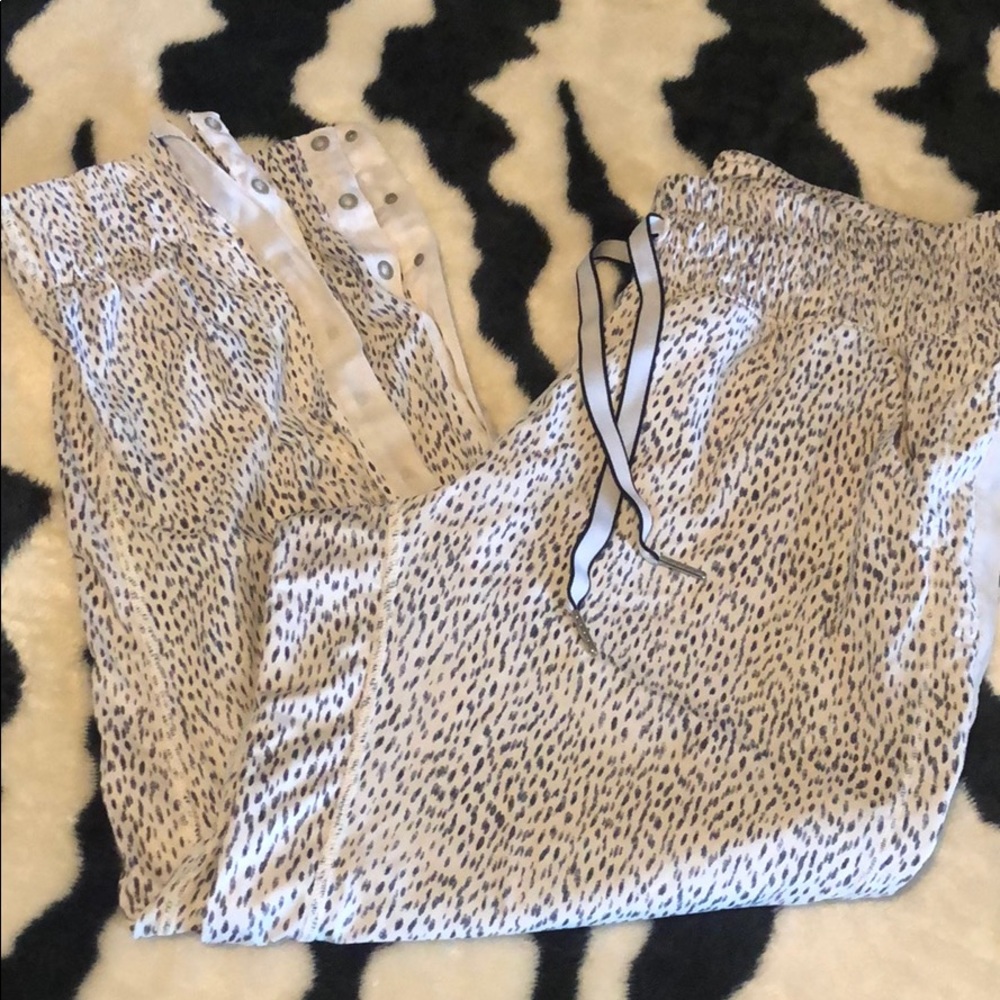 Lululemon pants - Picture 3 of 4
